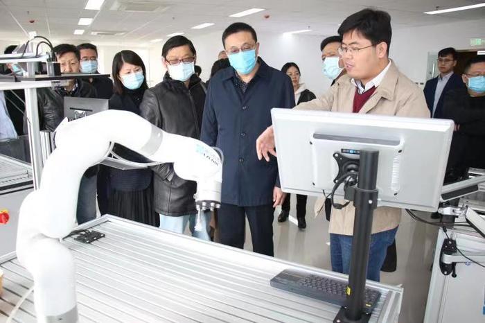 市民营企业高质量发展服务队引领传统企业解锁科技创新“密码” ——推动企业技术服务升级纪实